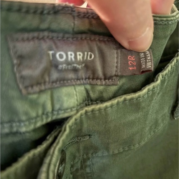 Torrid 12R High Rise Baggy Cargo Pants - Picture 3 of 4